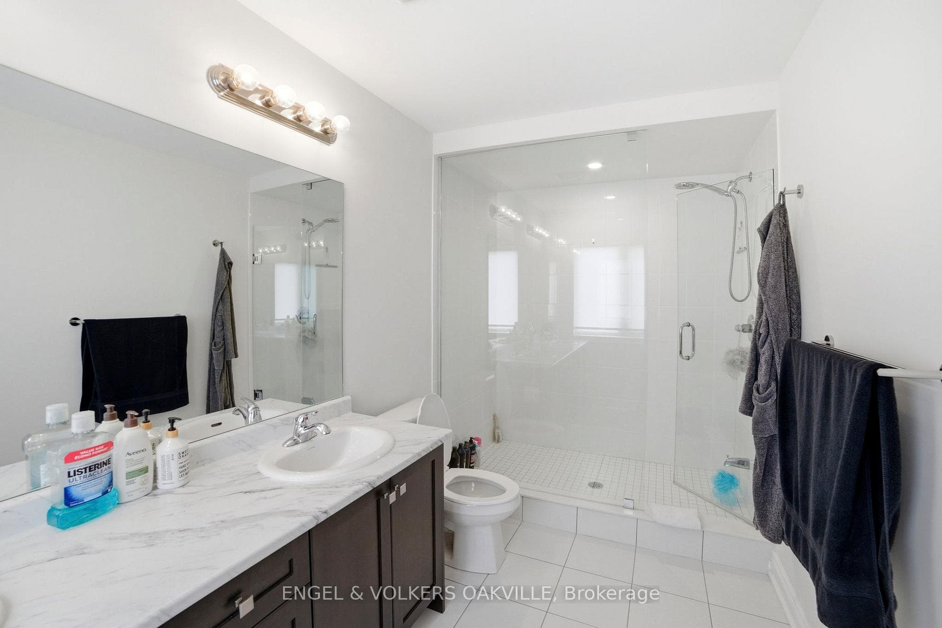 183 Sutherland Avenue photo 23
