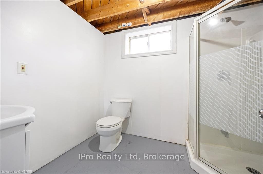 2 JESSOP Court photo 30