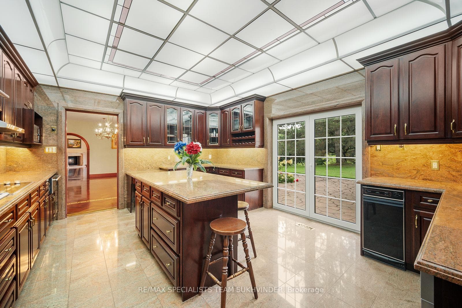 409 Dearbourne Avenue photo 30