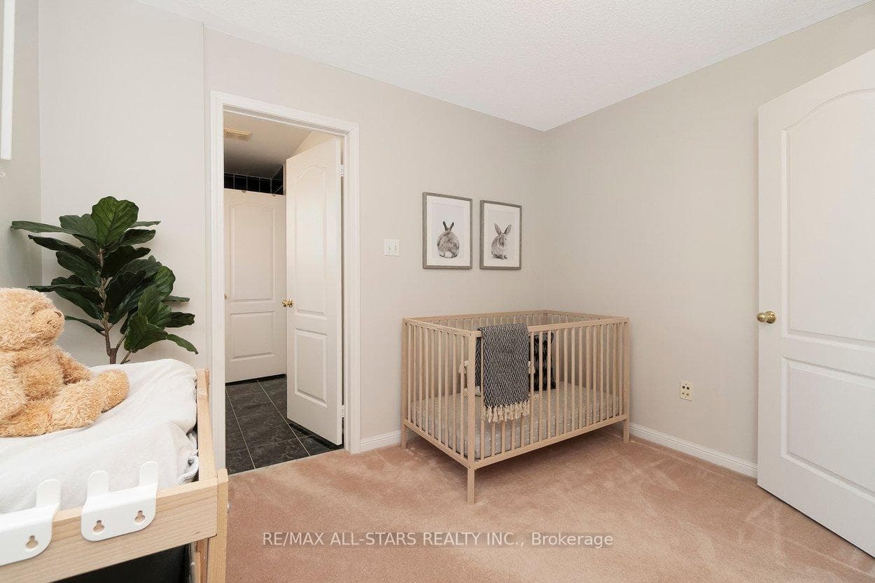 33 Christian Reesor Park Avenue photo 39