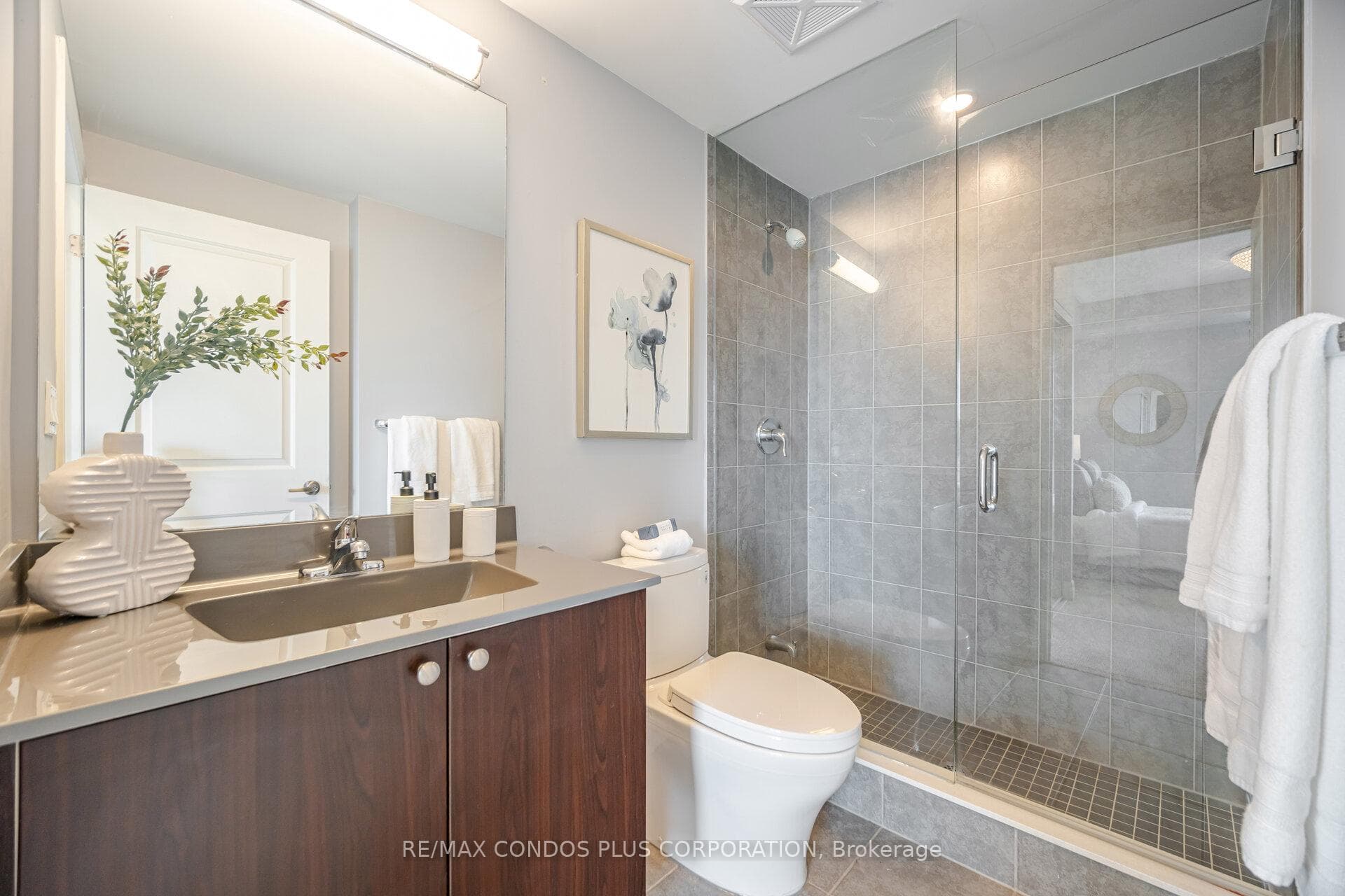 63 Ruskin Avenue Unit 203 photo 19