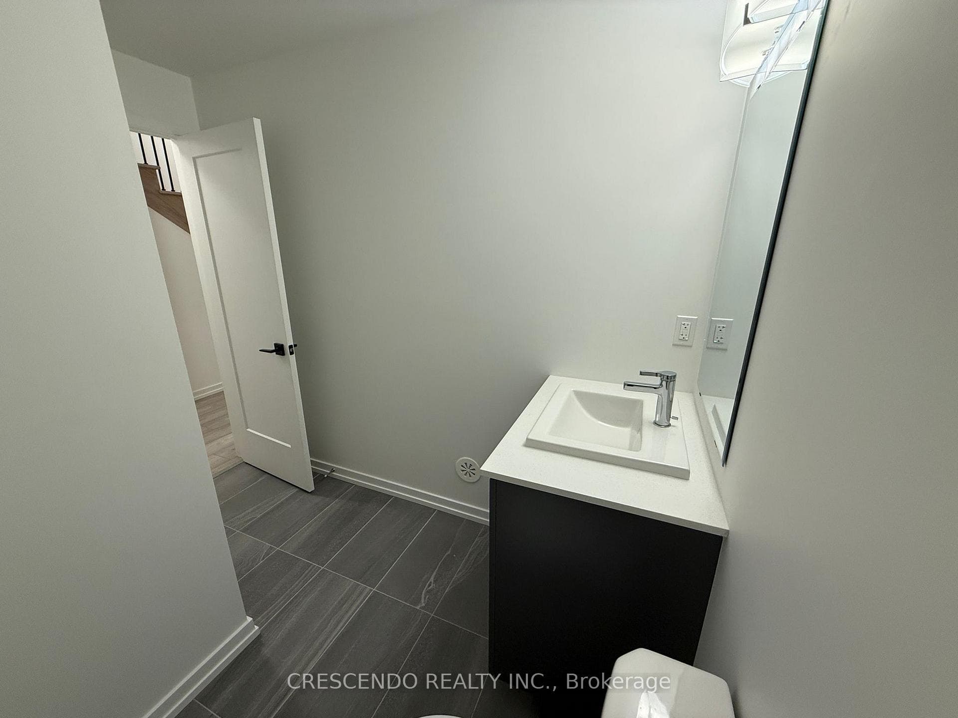 18 Lytham Green Circle Unit 23 photo 23