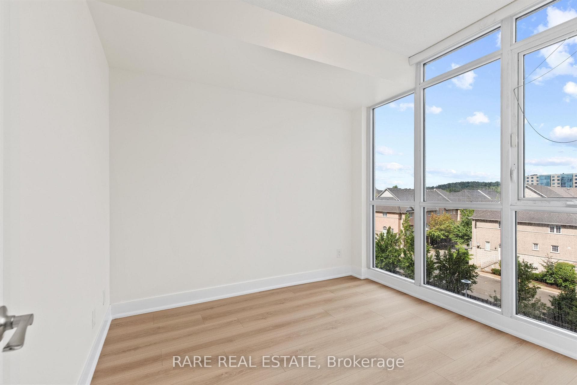 9471 Yonge Street Unit 533 photo 9