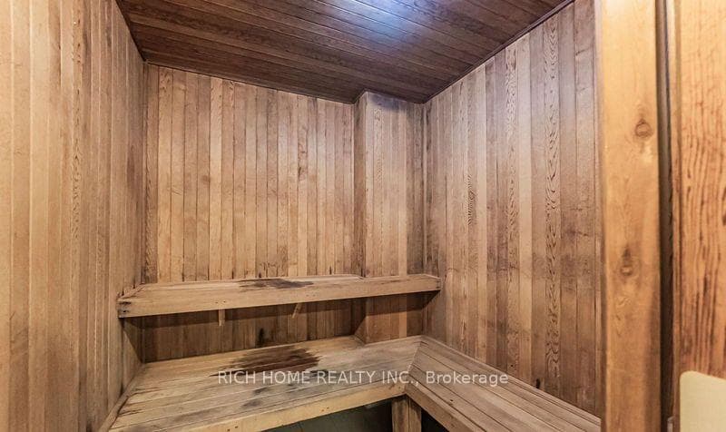 7165 Yonge Street Unit 1205 photo 9
