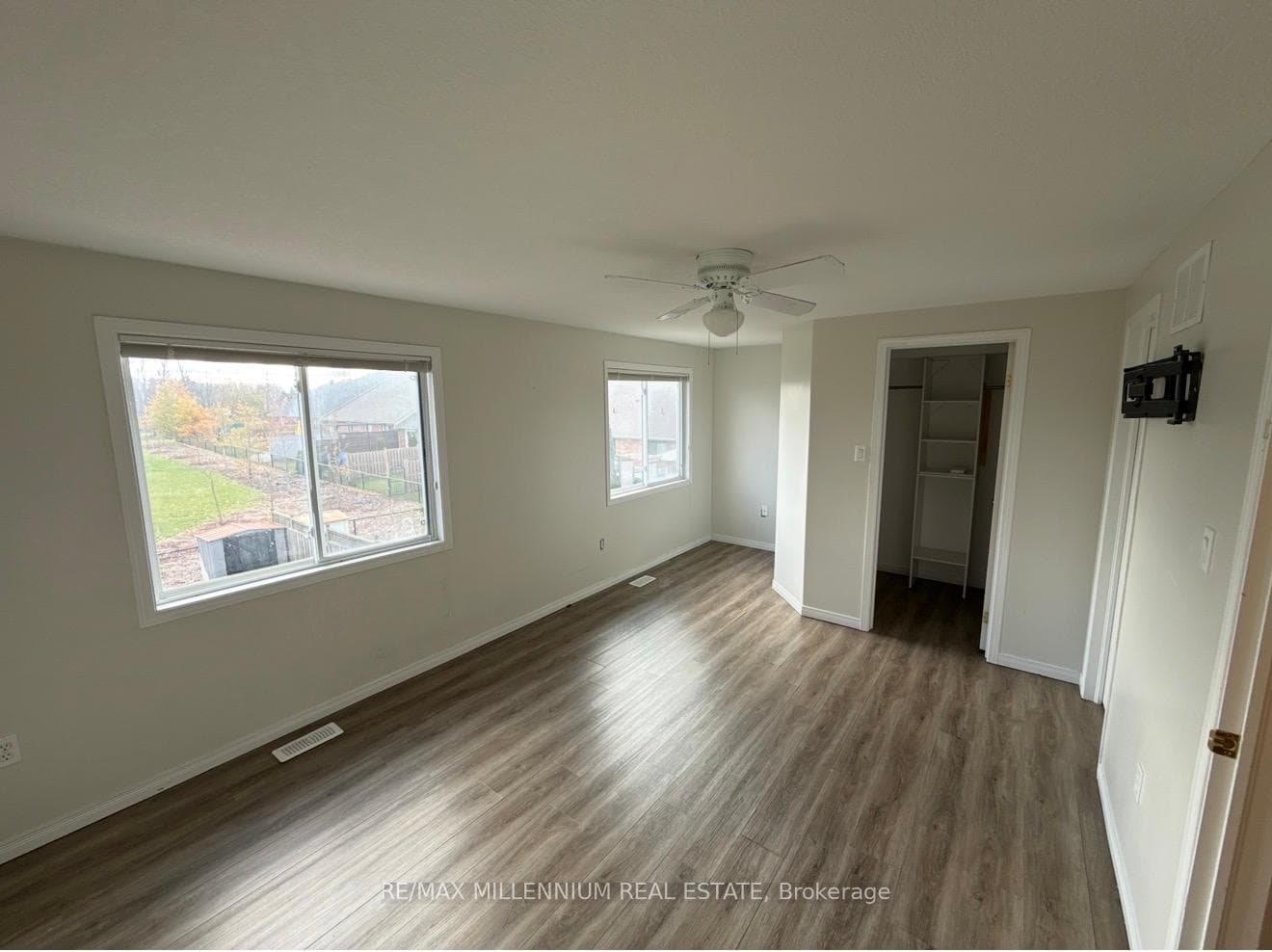 27 Shephard Avenue photo 13