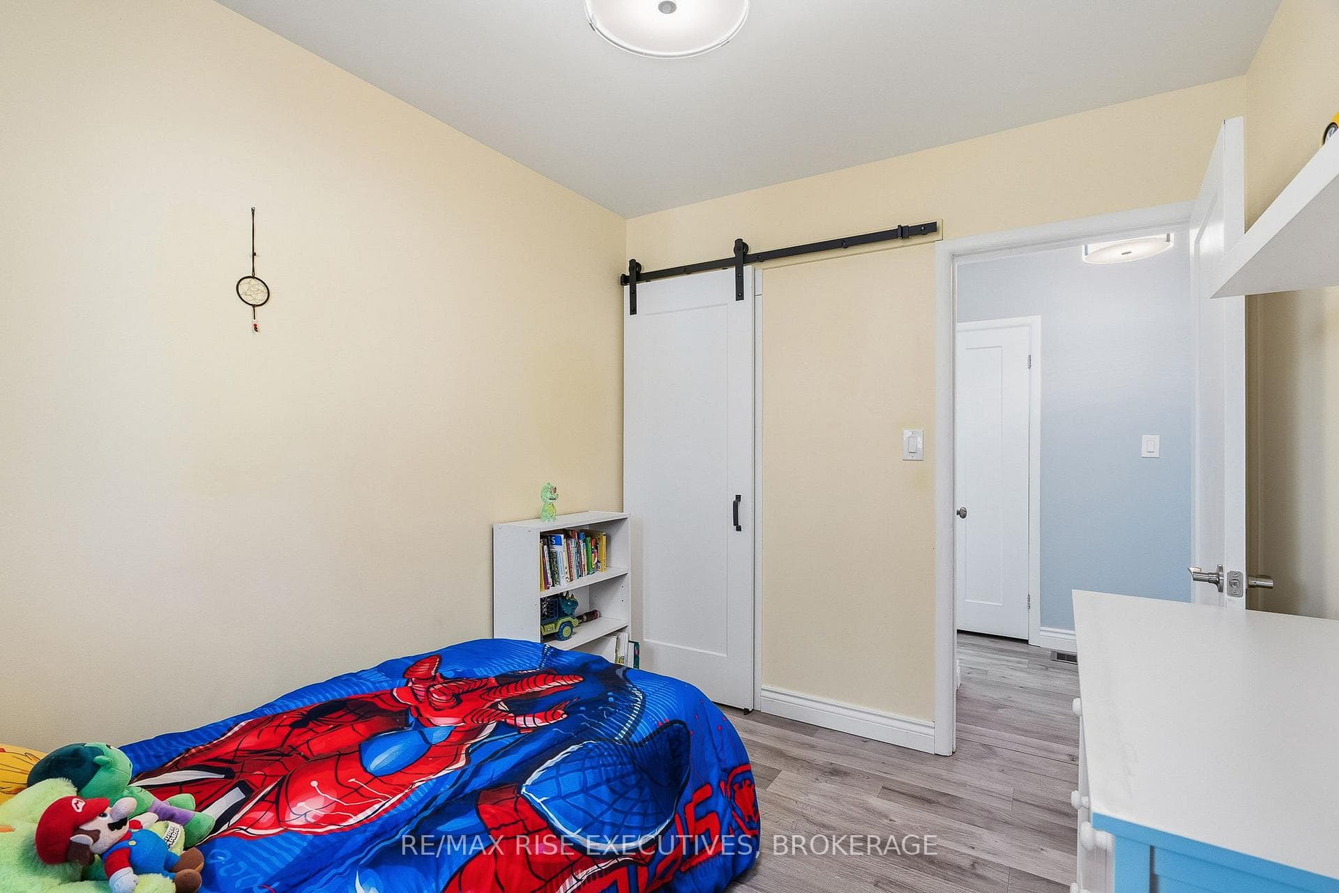 101 Park Crescent photo 14