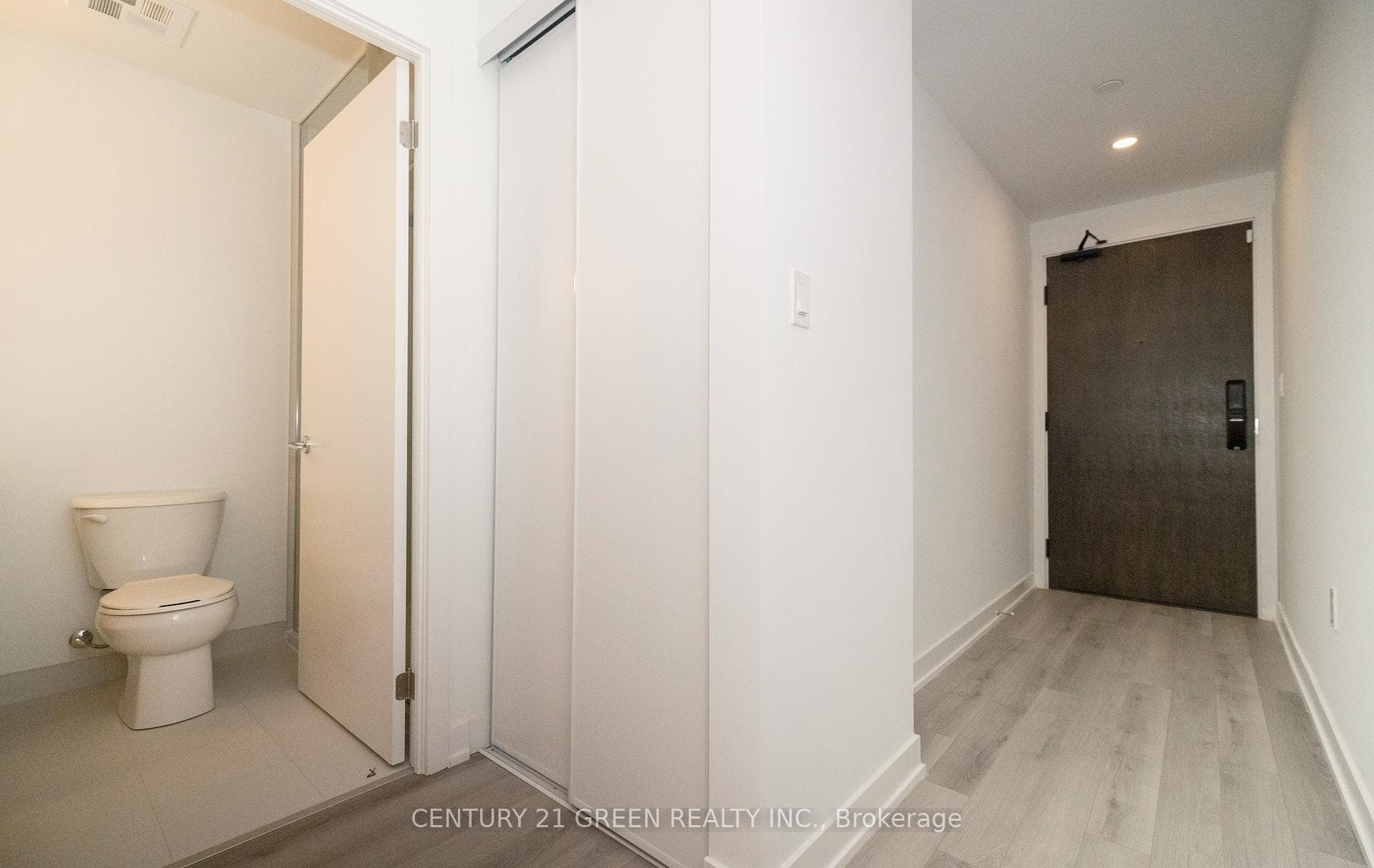 1005 Dundas Street Unit 524 photo 26