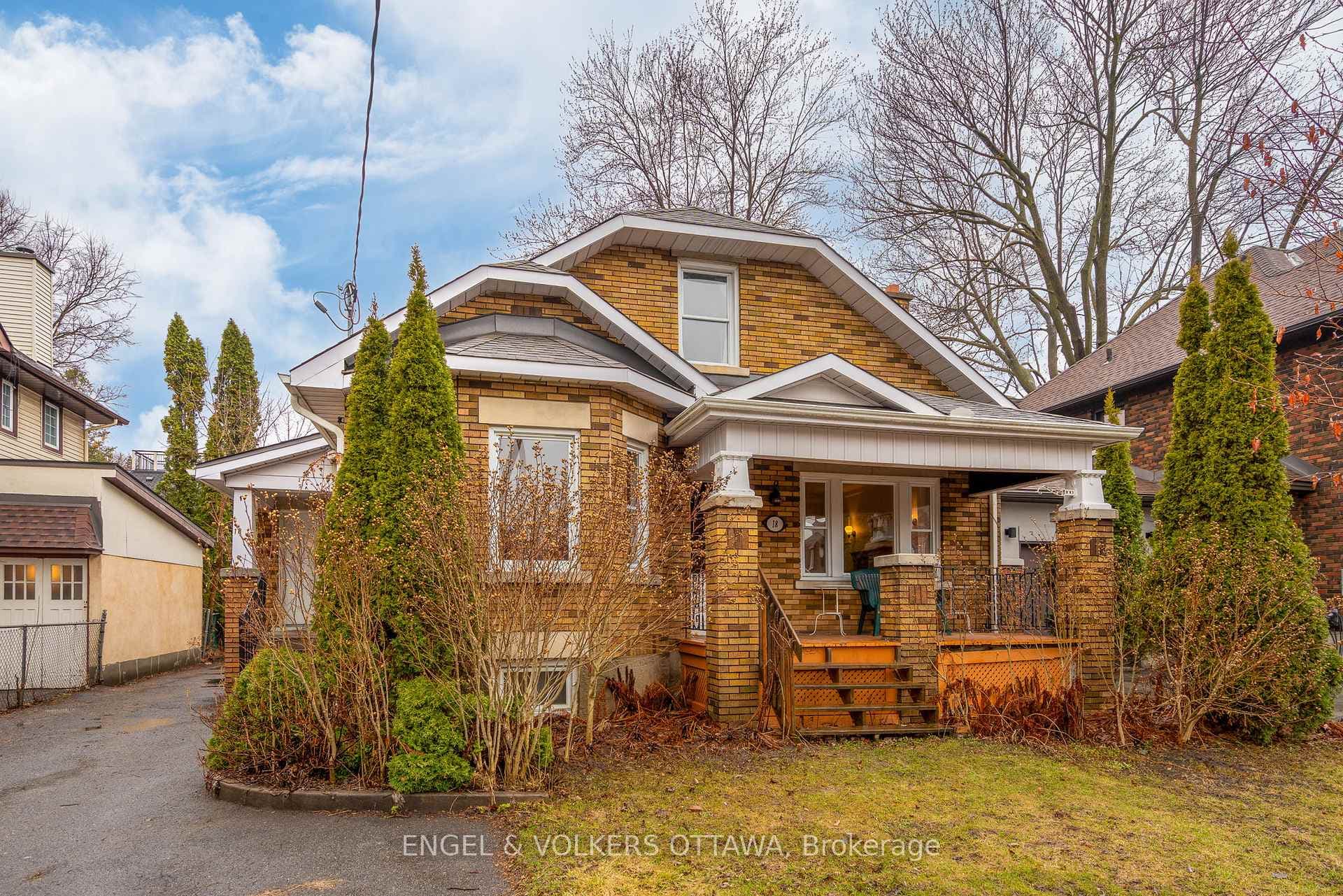 18 Clarendon Avenue photo 1