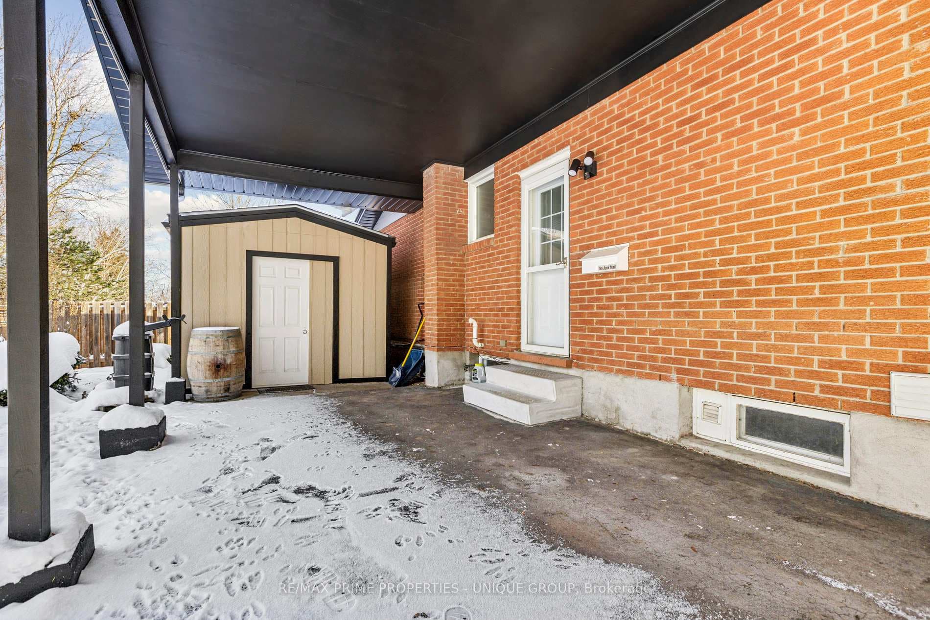 520 Teakwood Drive photo 43