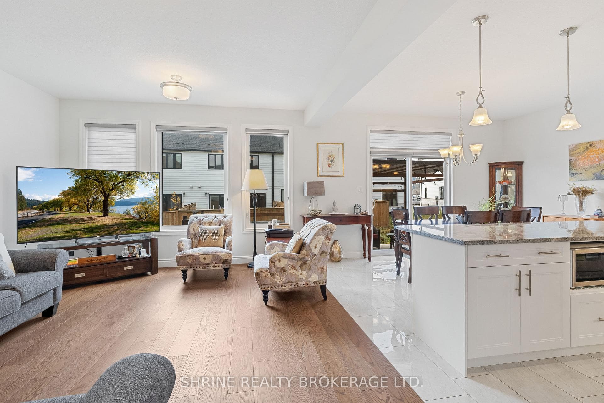 3719 Somerston Crescent photo 8