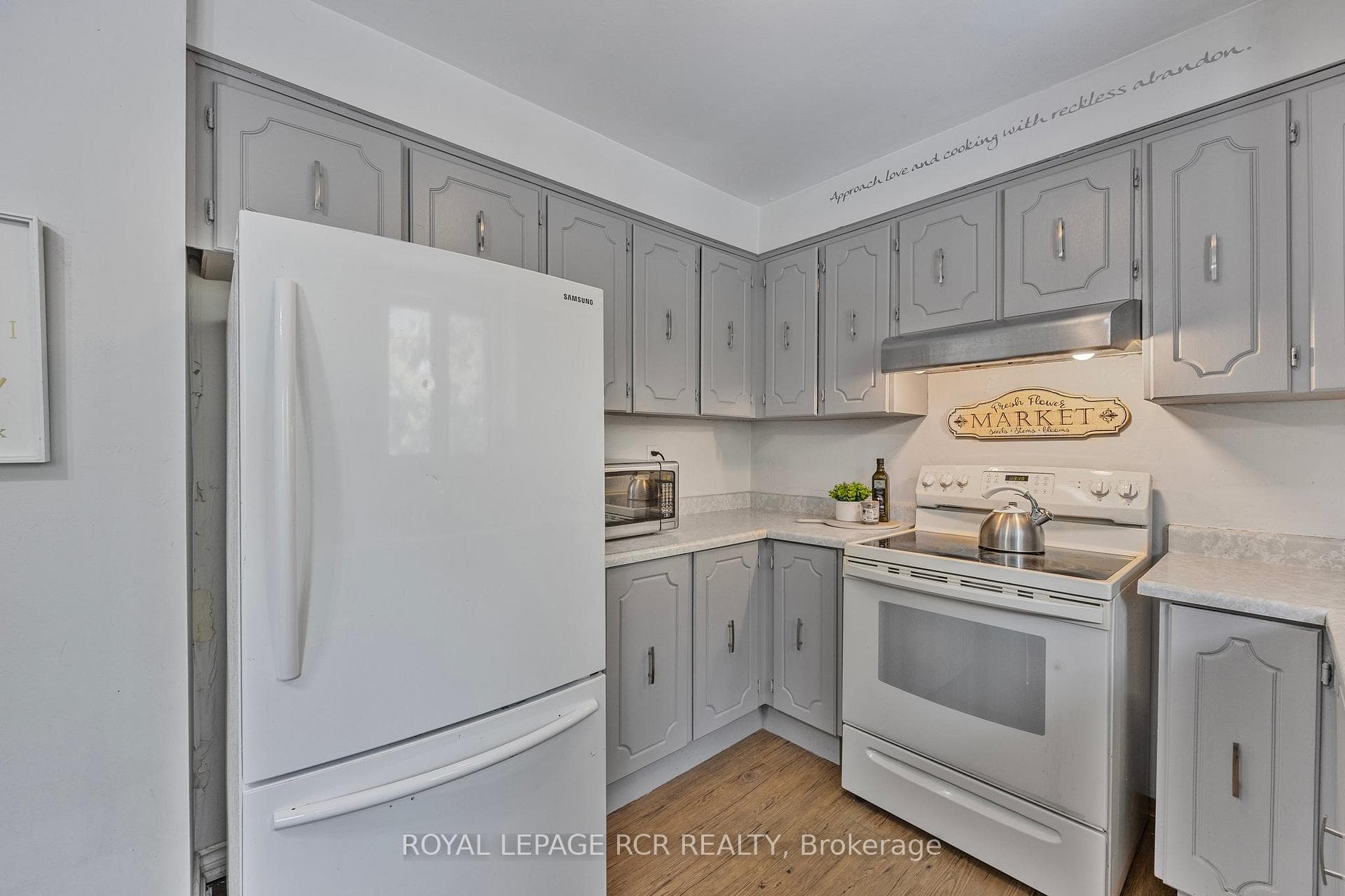 35 Diane Drive photo 14
