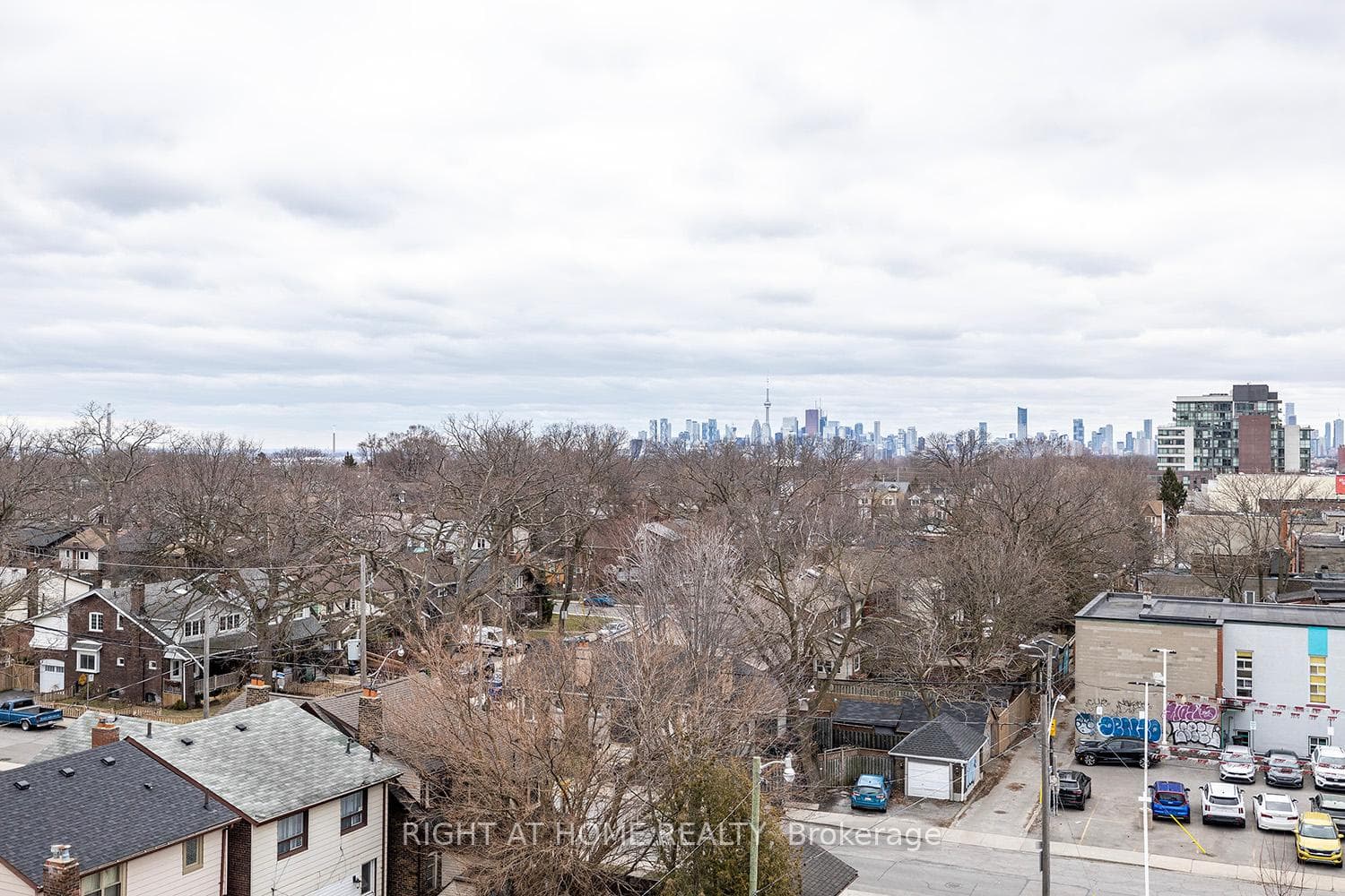 2301 Danforth Avenue Unit 613 photo 3