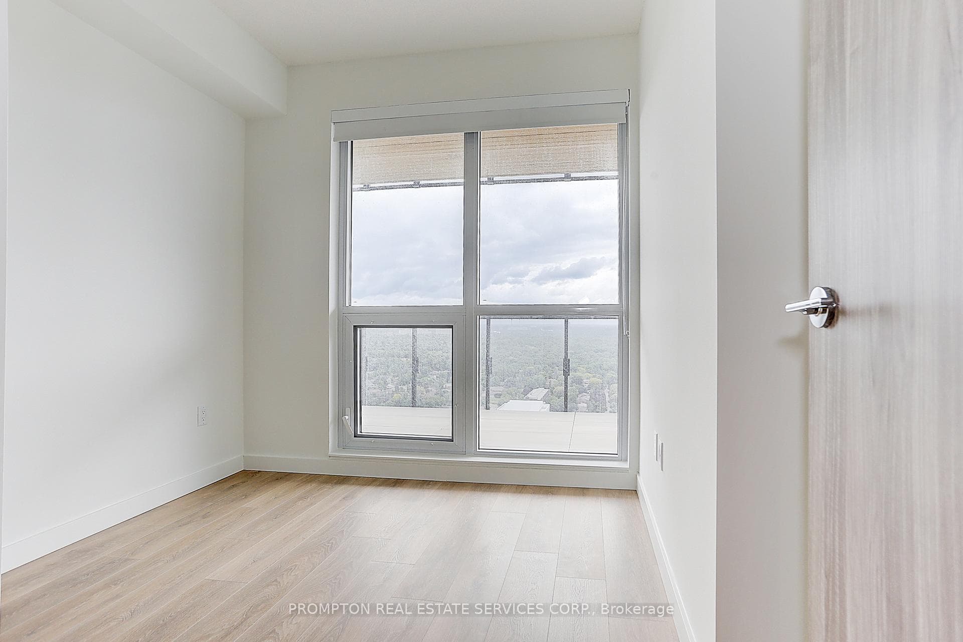 27 Mcmahon Drive Unit 3107 photo 38