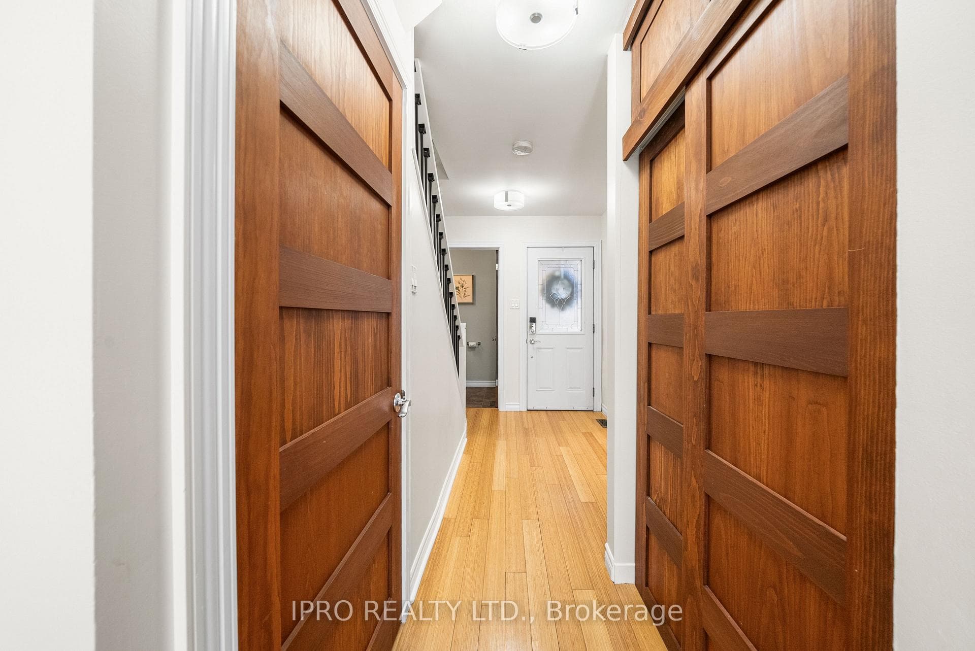 592 Roseheath Drive photo 14