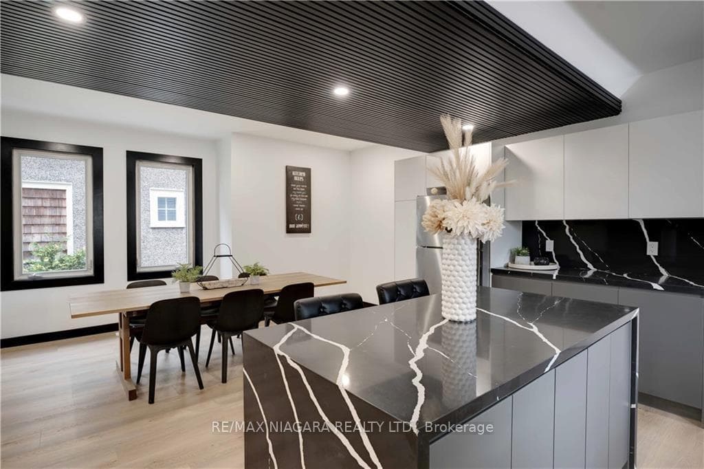 213 Kent Street photo 11