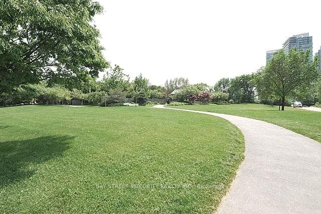 265 Enfield Place Unit 1011 photo 21