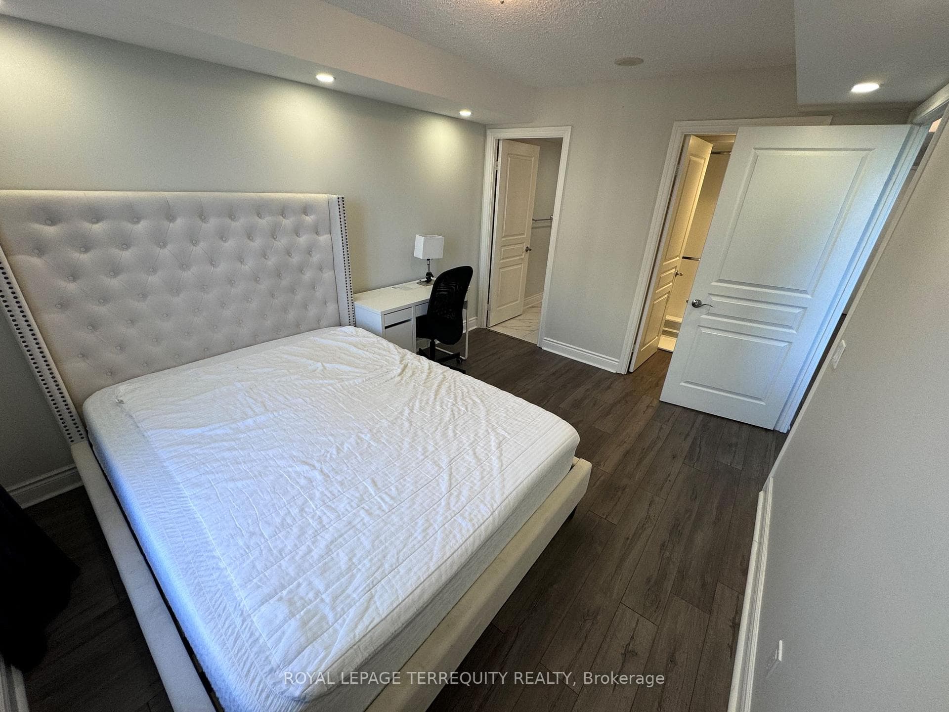 15 Northtown Way Unit 1419 photo 5