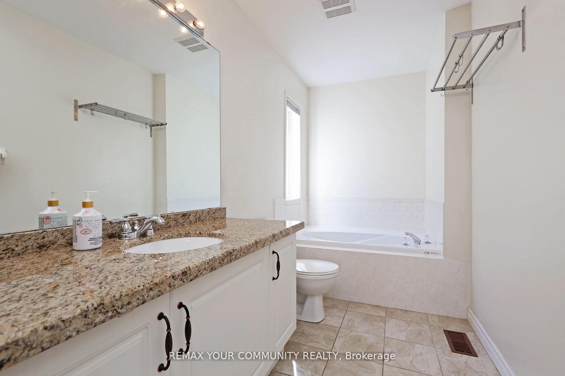 30 Trout Lily Avenue photo 21