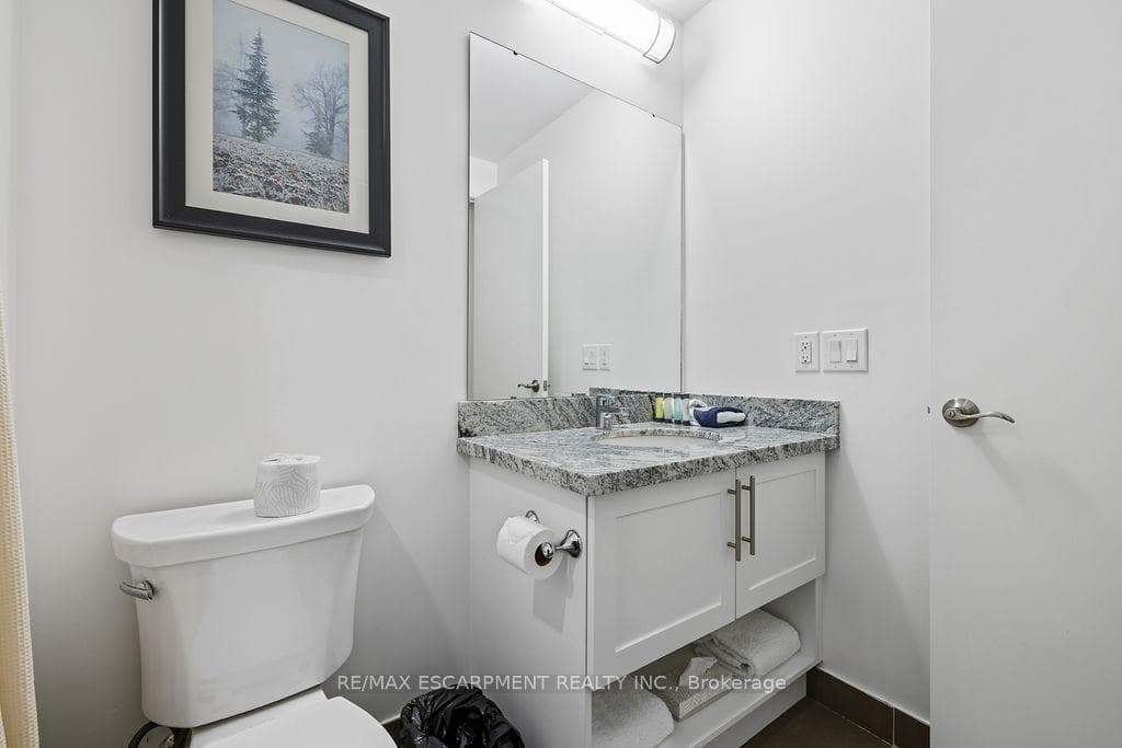 40 Horseshoe Boulevard Unit 209 photo 8