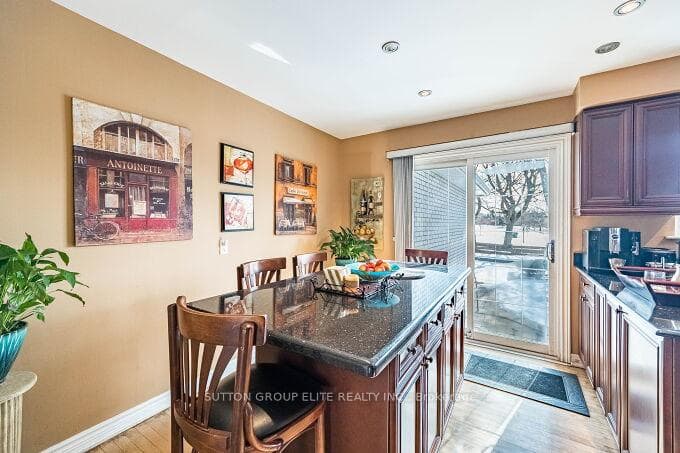 Kitchen/Walk/Out To Yard