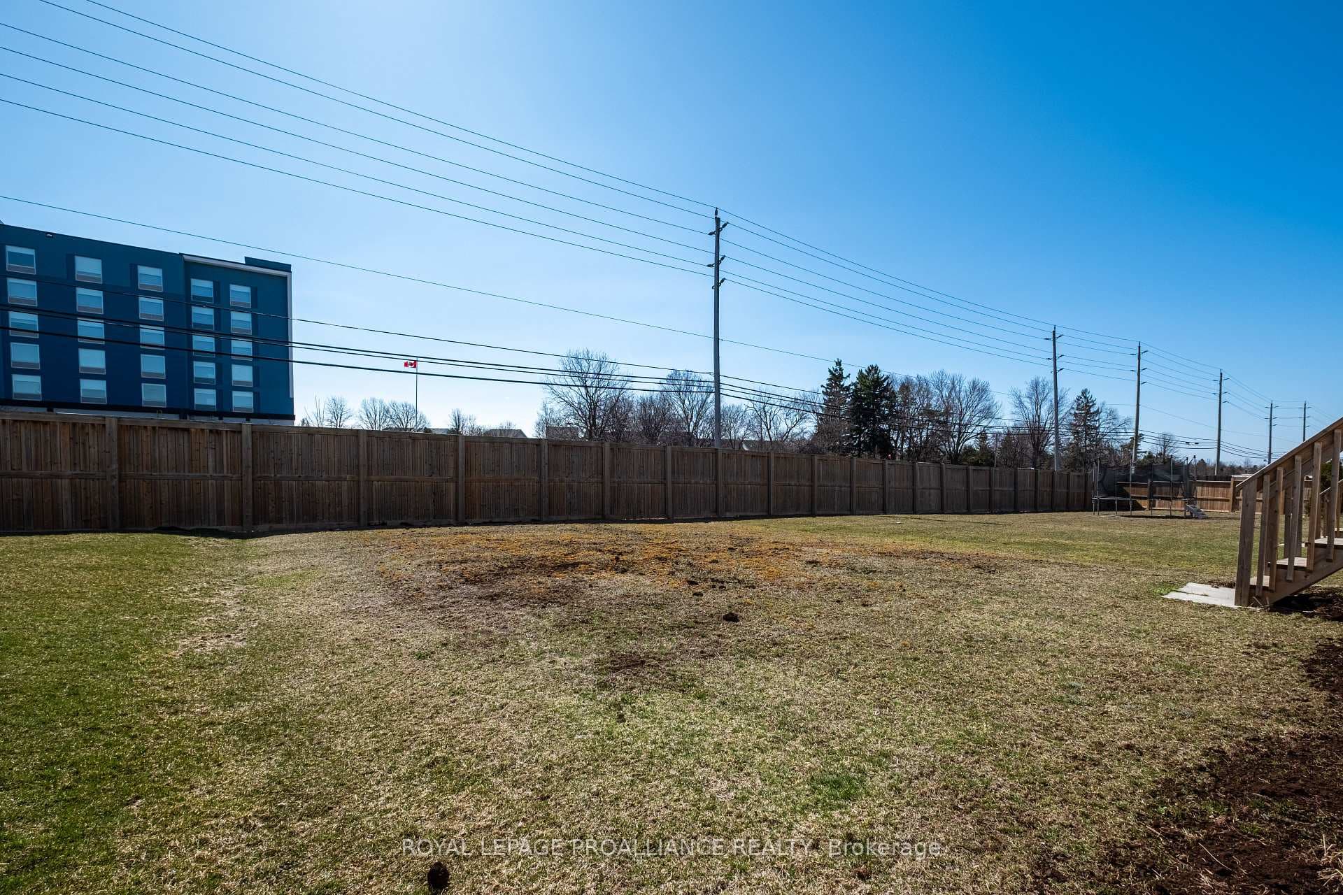 648 Halloway Drive photo 3