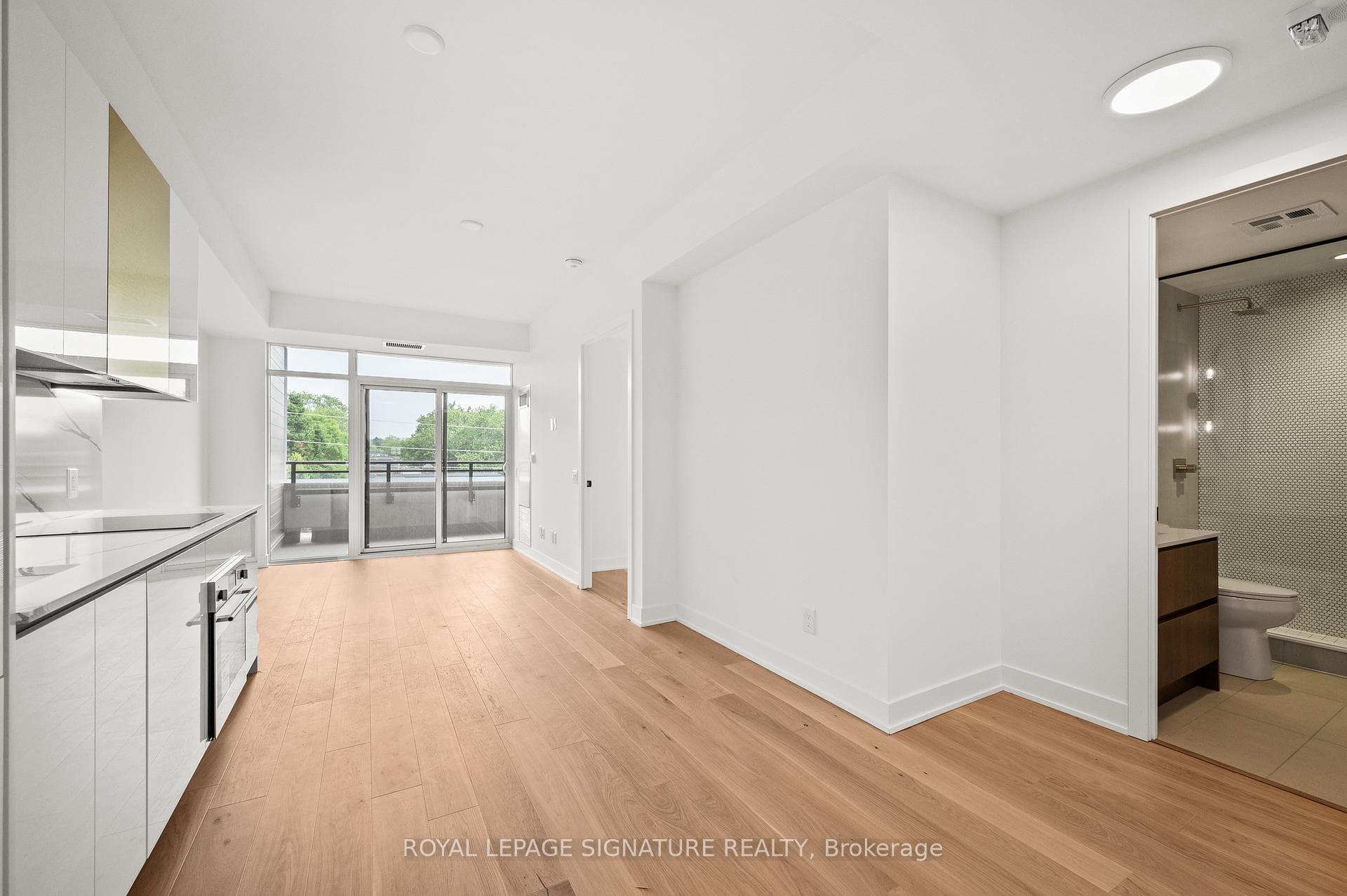 1285 Queen Street Unit 402 photo 2