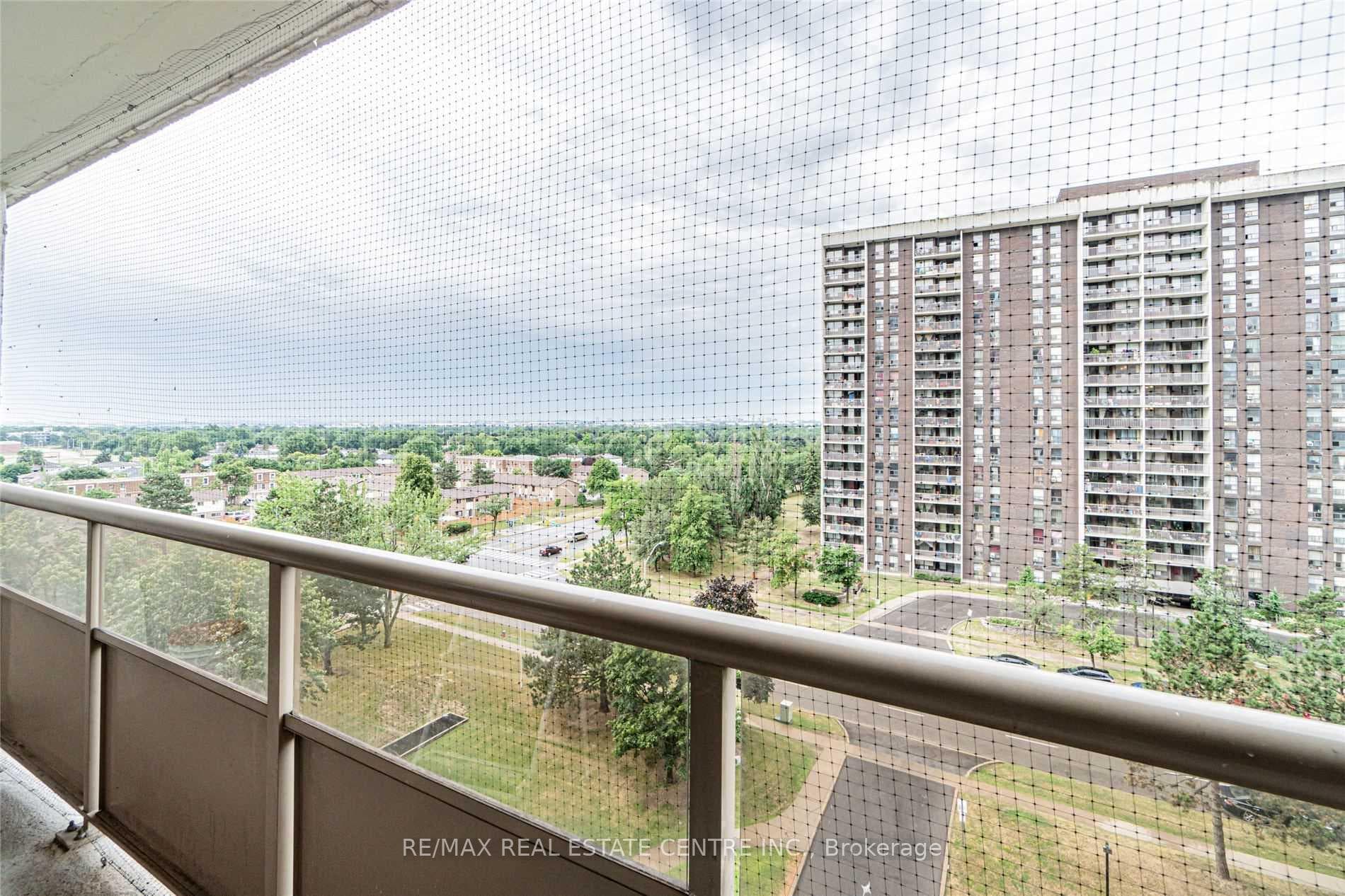 4 Kings Cross Road Unit 906 photo 17