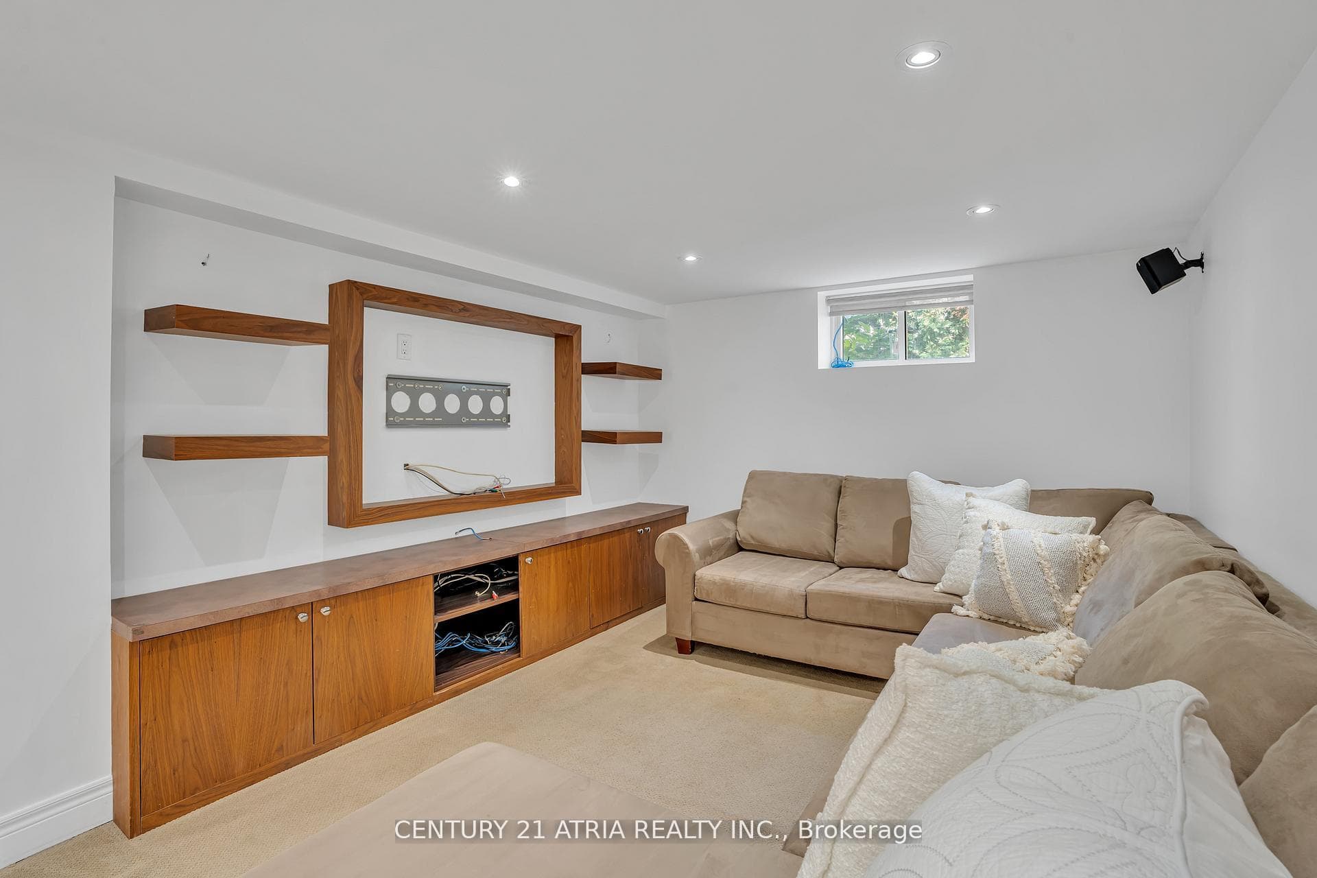 13 Sunnydale Drive photo 27