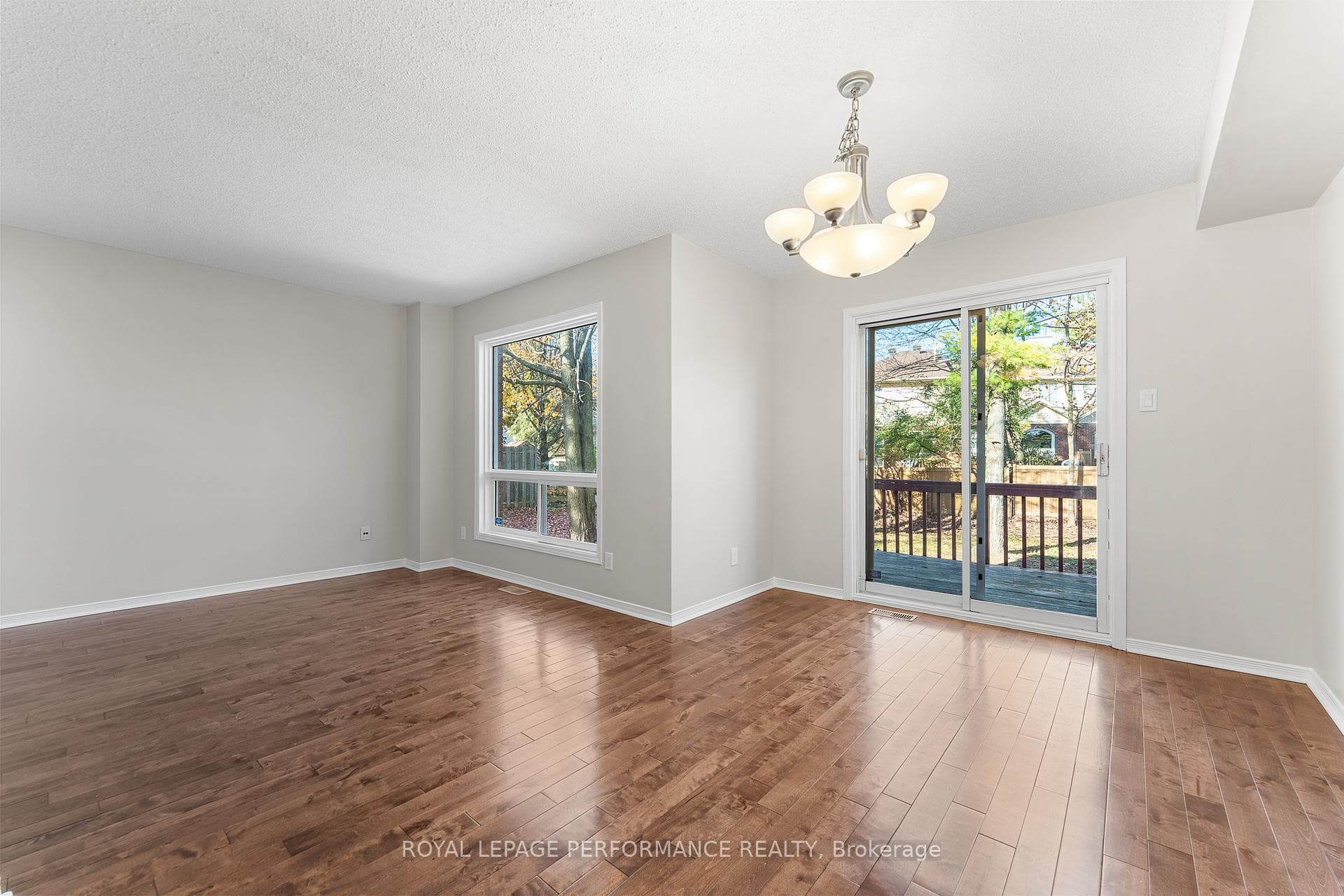81 Furlong Crescent photo 10