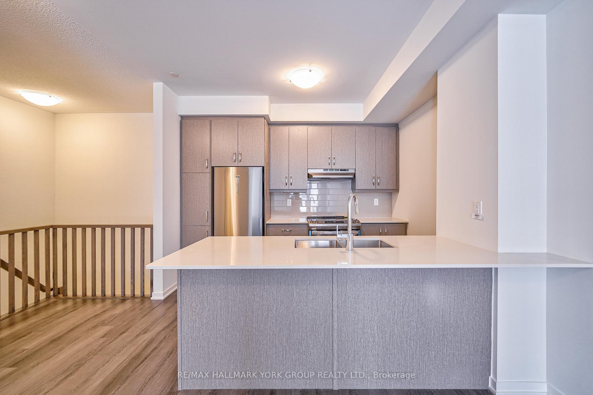 151 Honeycrisp Crescent Unit 180 photo 14