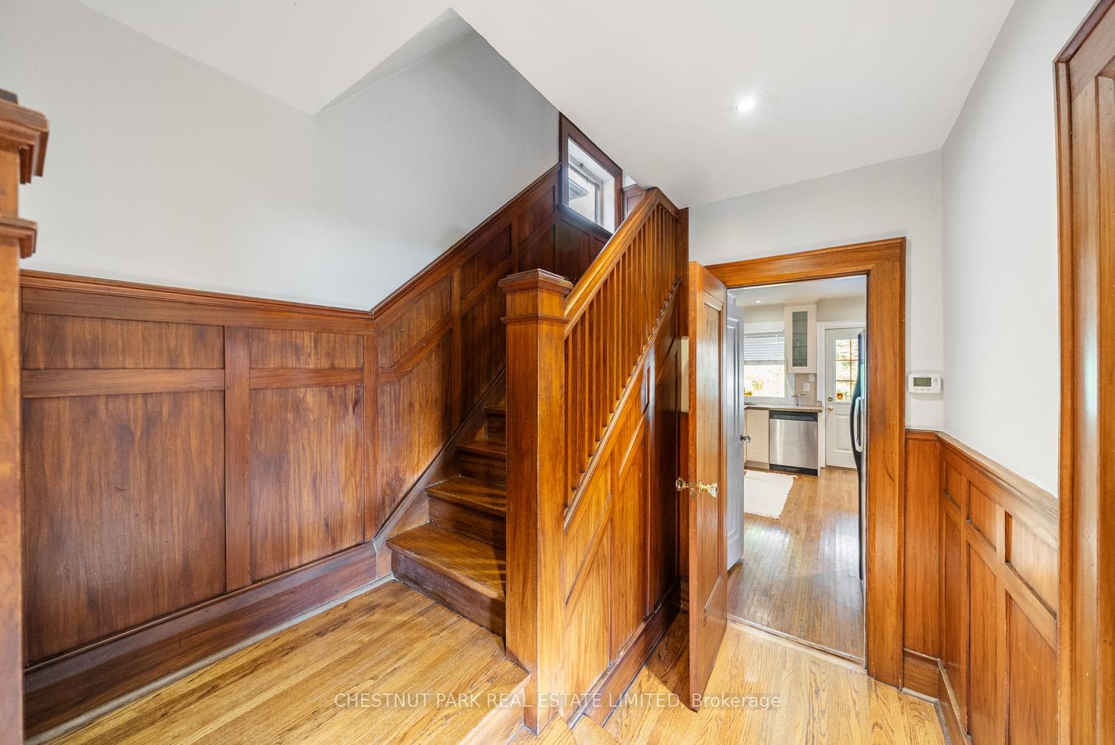 17 Glen Stewart Avenue photo 18