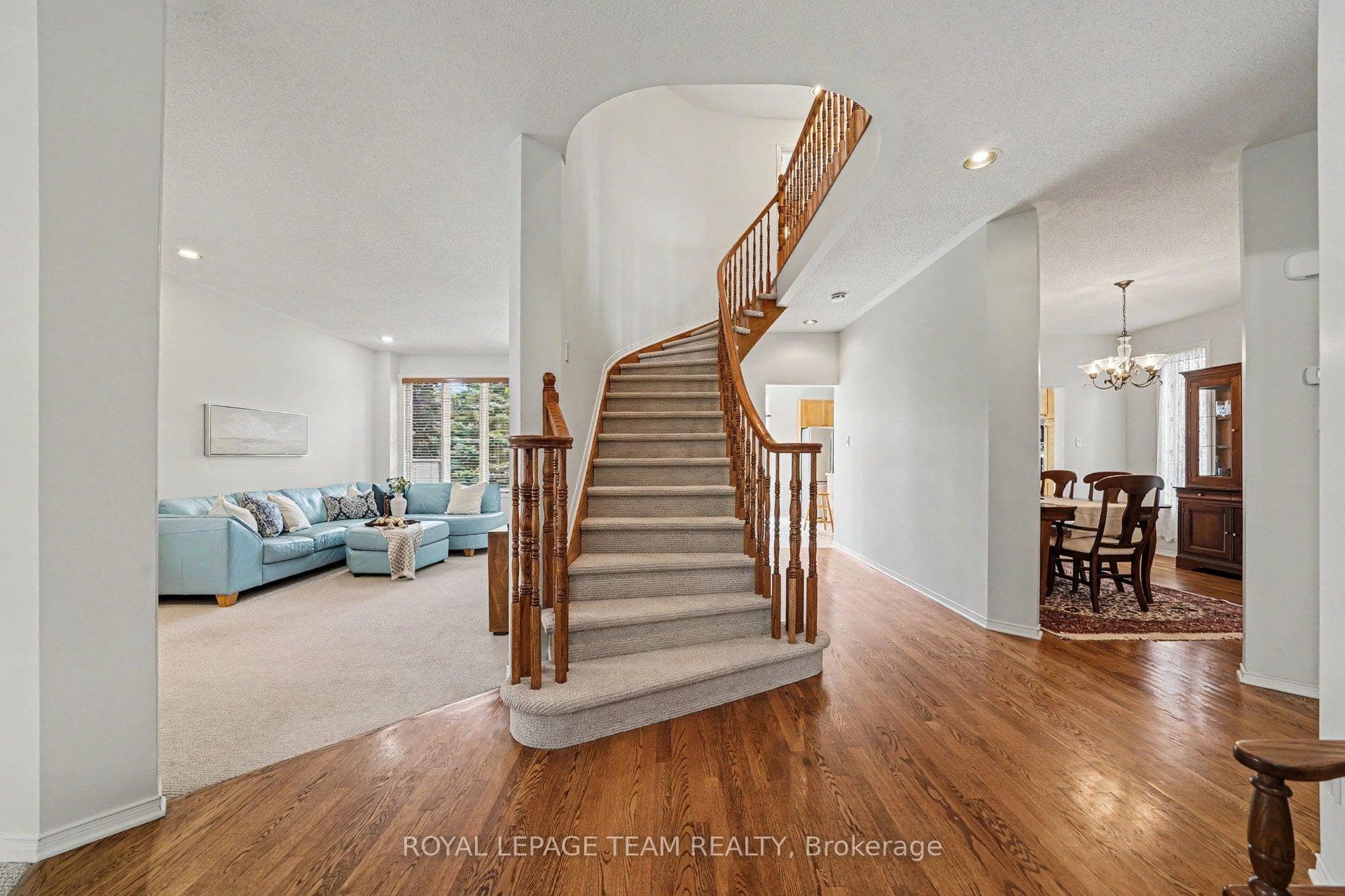 3222 Carriage Hill Place photo 4