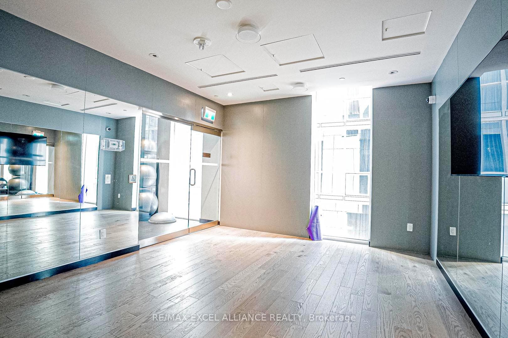 357 King Street Unit 4005 photo 27