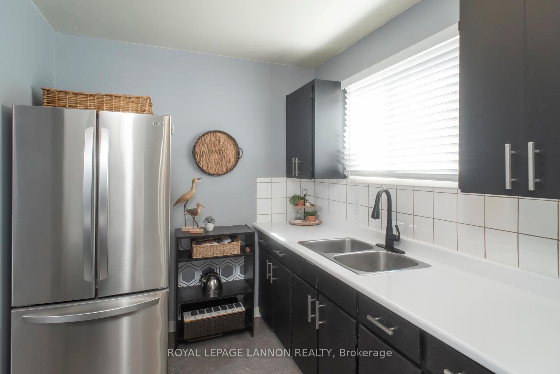 402 Brant St photo 7