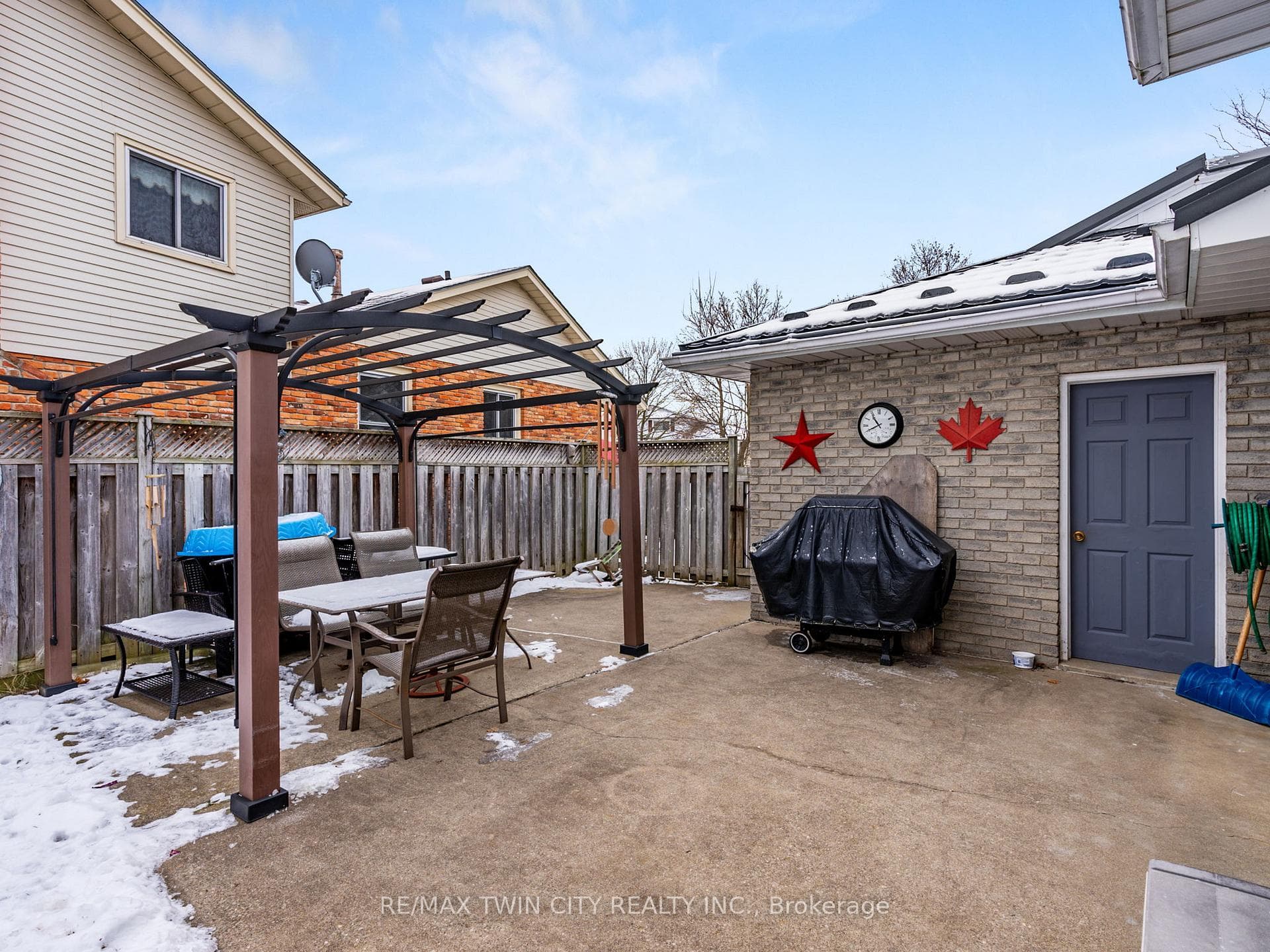114 Greenfield Road photo 36