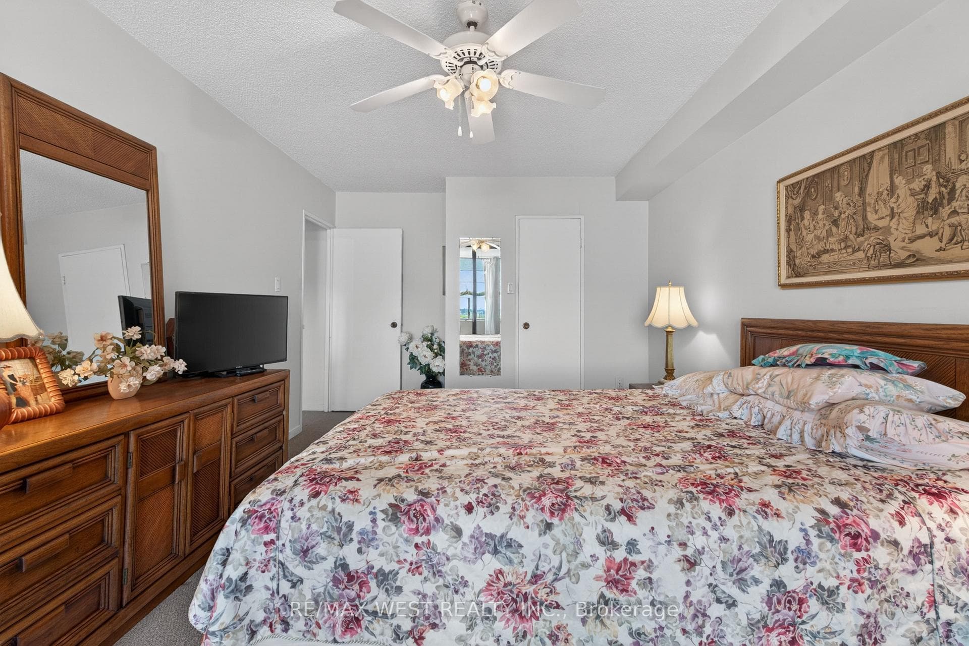 75 Emmett Avenue Unit 1801 photo 17