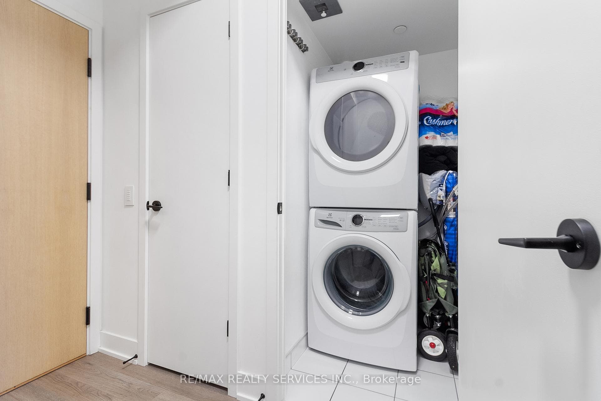 50 George Butchart Drive Unit 709 photo 26