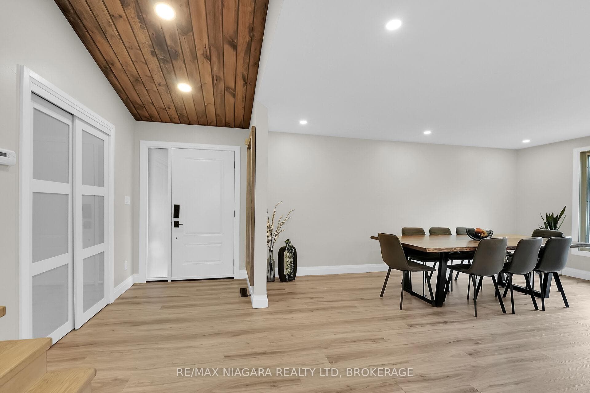 77 Alexandra Boulevard photo 11