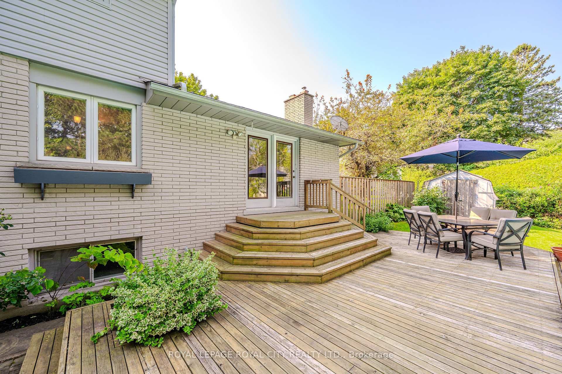 79 Lyon Avenue photo 32