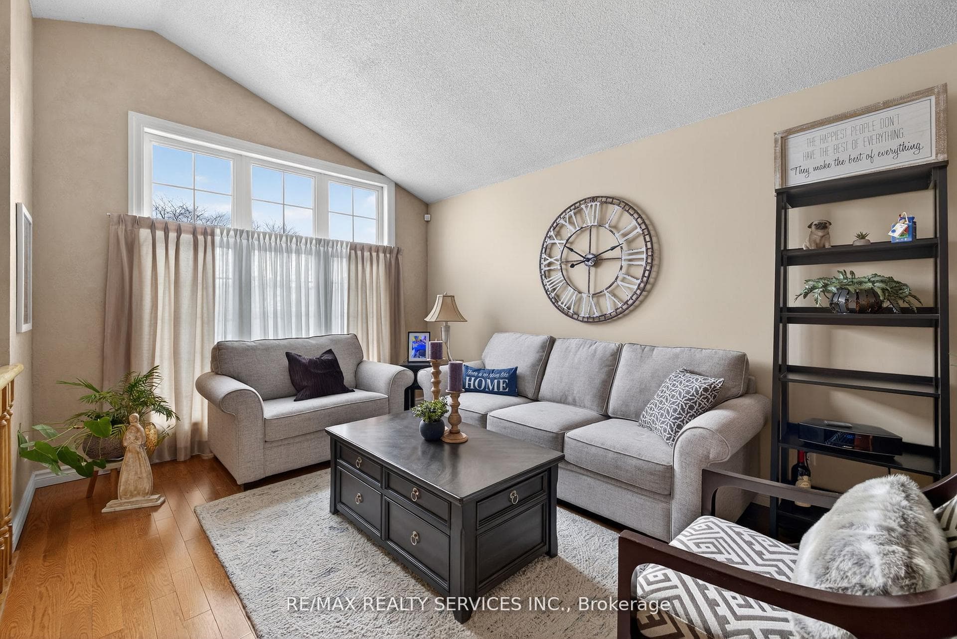 64 Gardenia Way photo 6