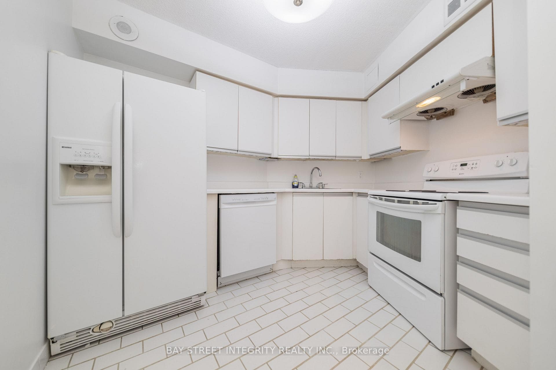 270 Queens Quay N/A Unit 1107 photo 18