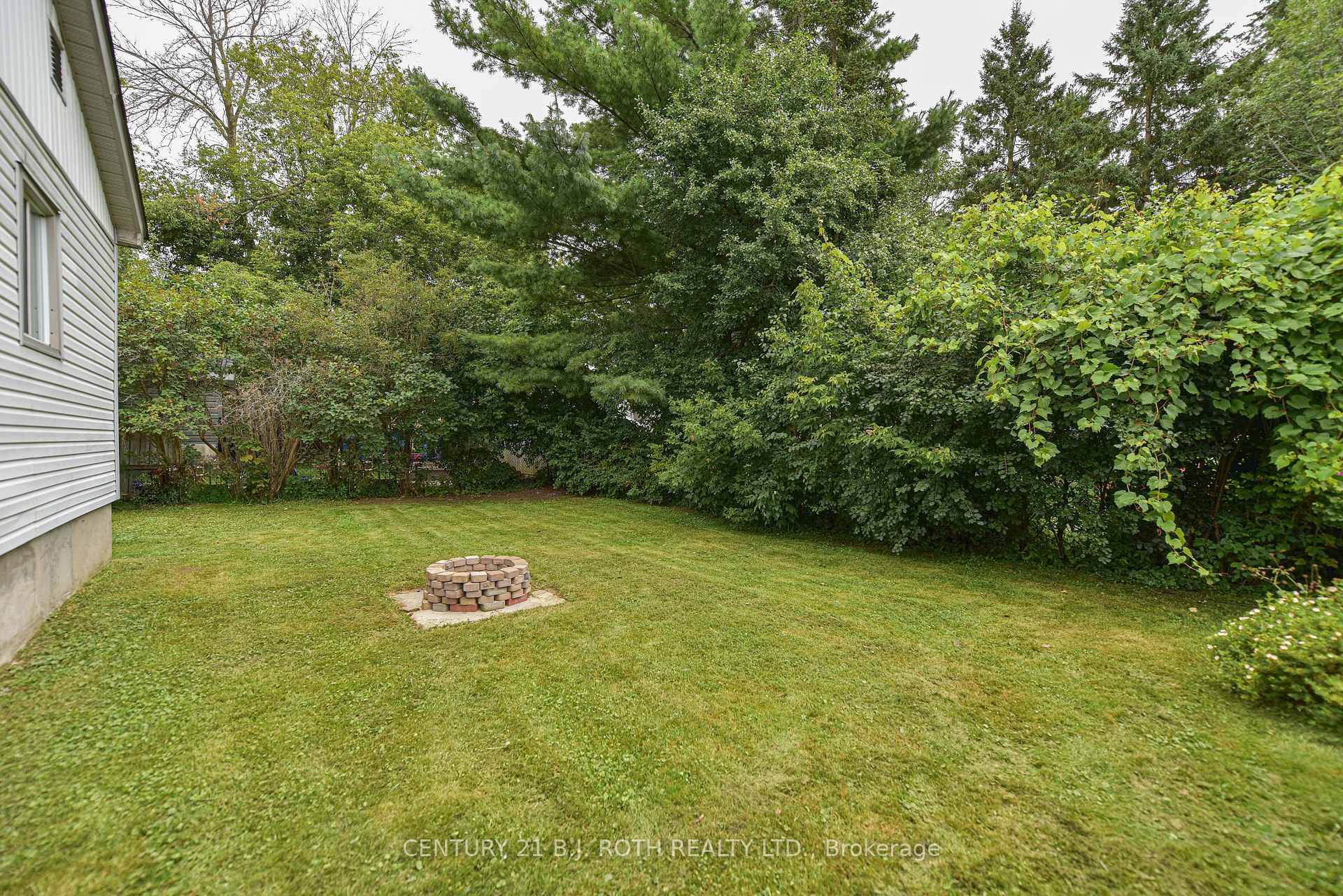 131 Powley Street photo 11