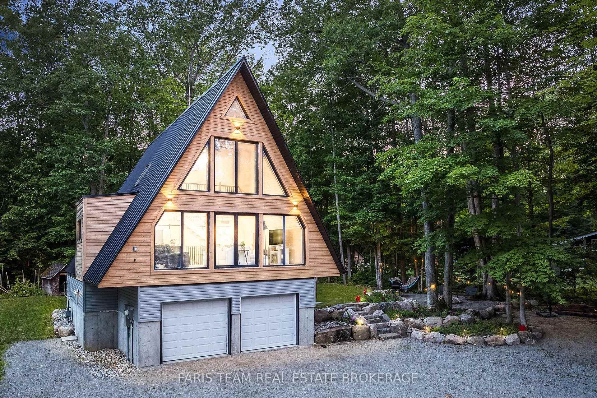 1490 Champlain Road photo 1