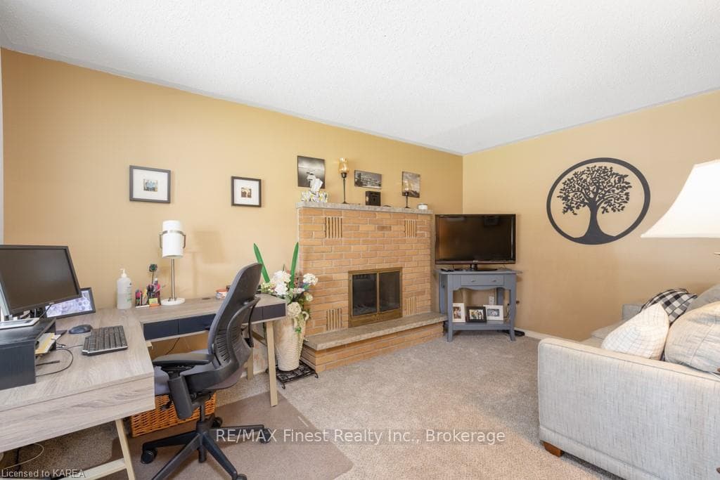 91 NICHOLSON Crescent photo 7