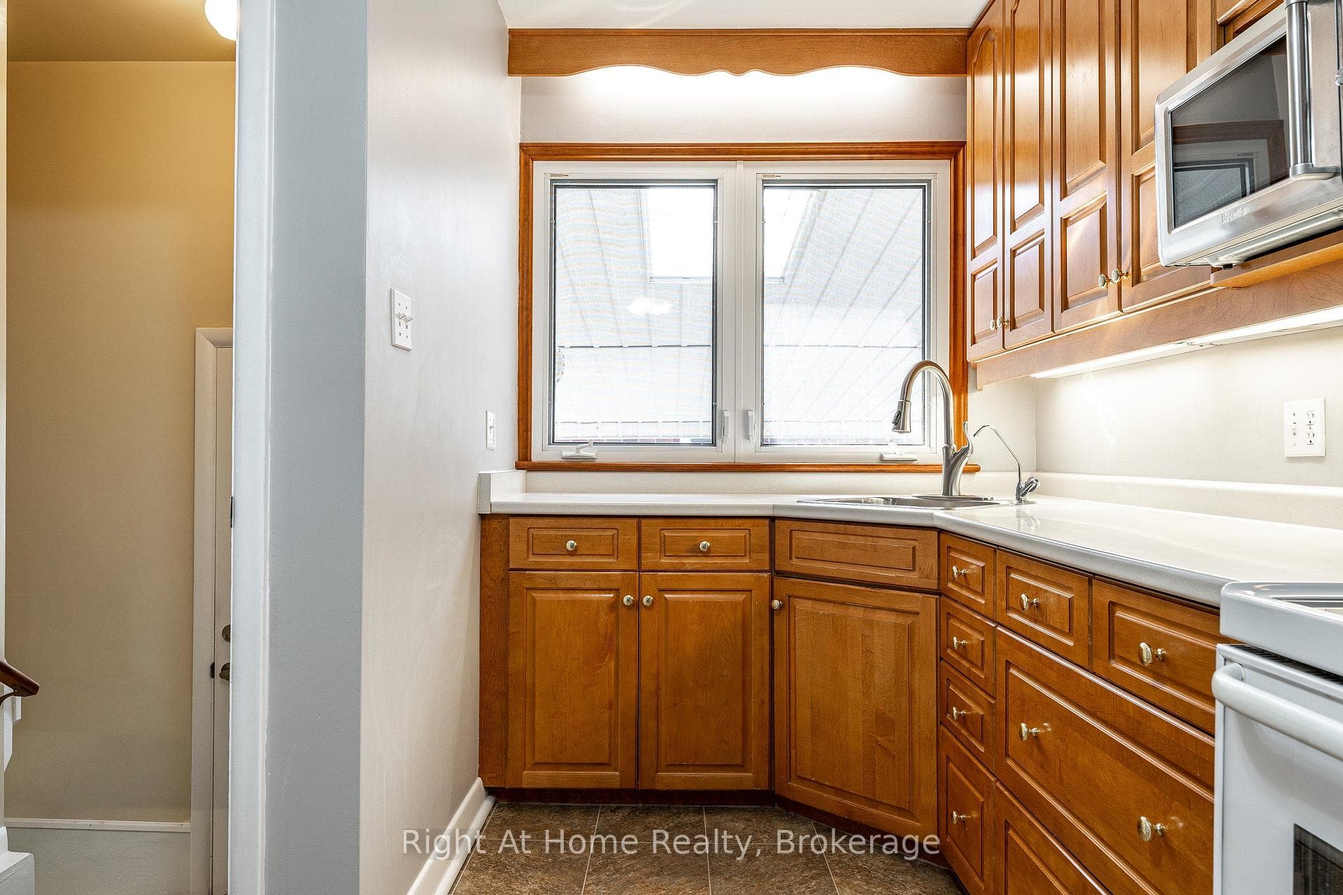 202 Easson Street photo 20
