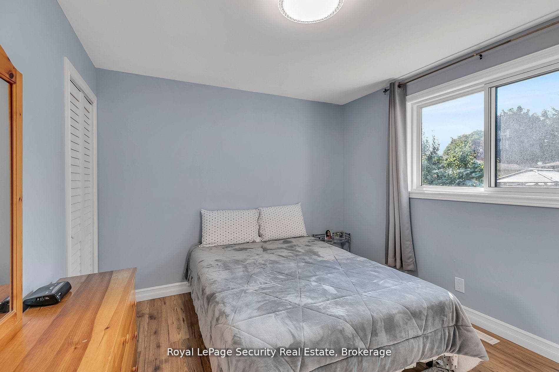 479 Britannia Avenue photo 20