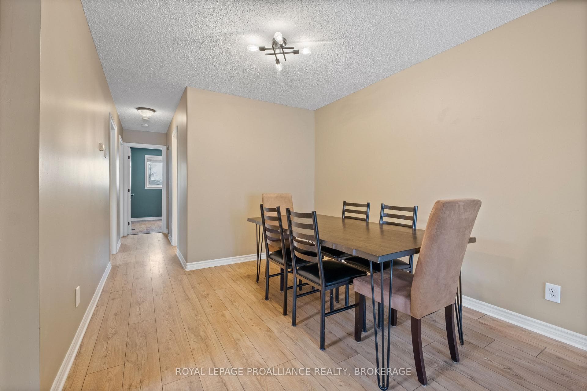 832 Peachwood Street photo 11