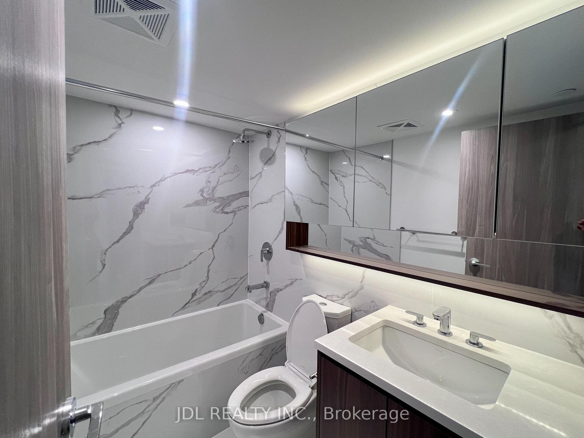 38 Widmer Street Unit 5002 photo 2