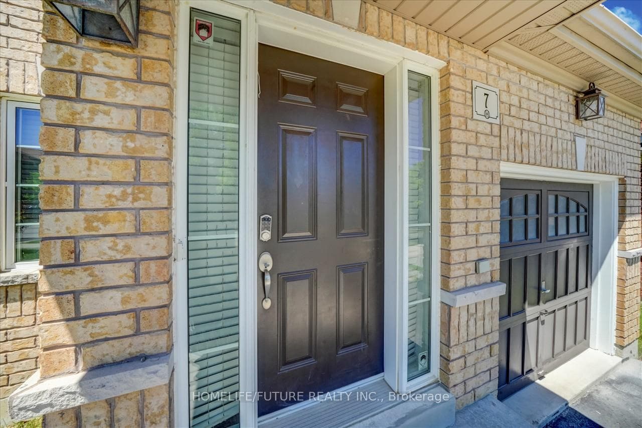 7 Shapland Crescent photo 4