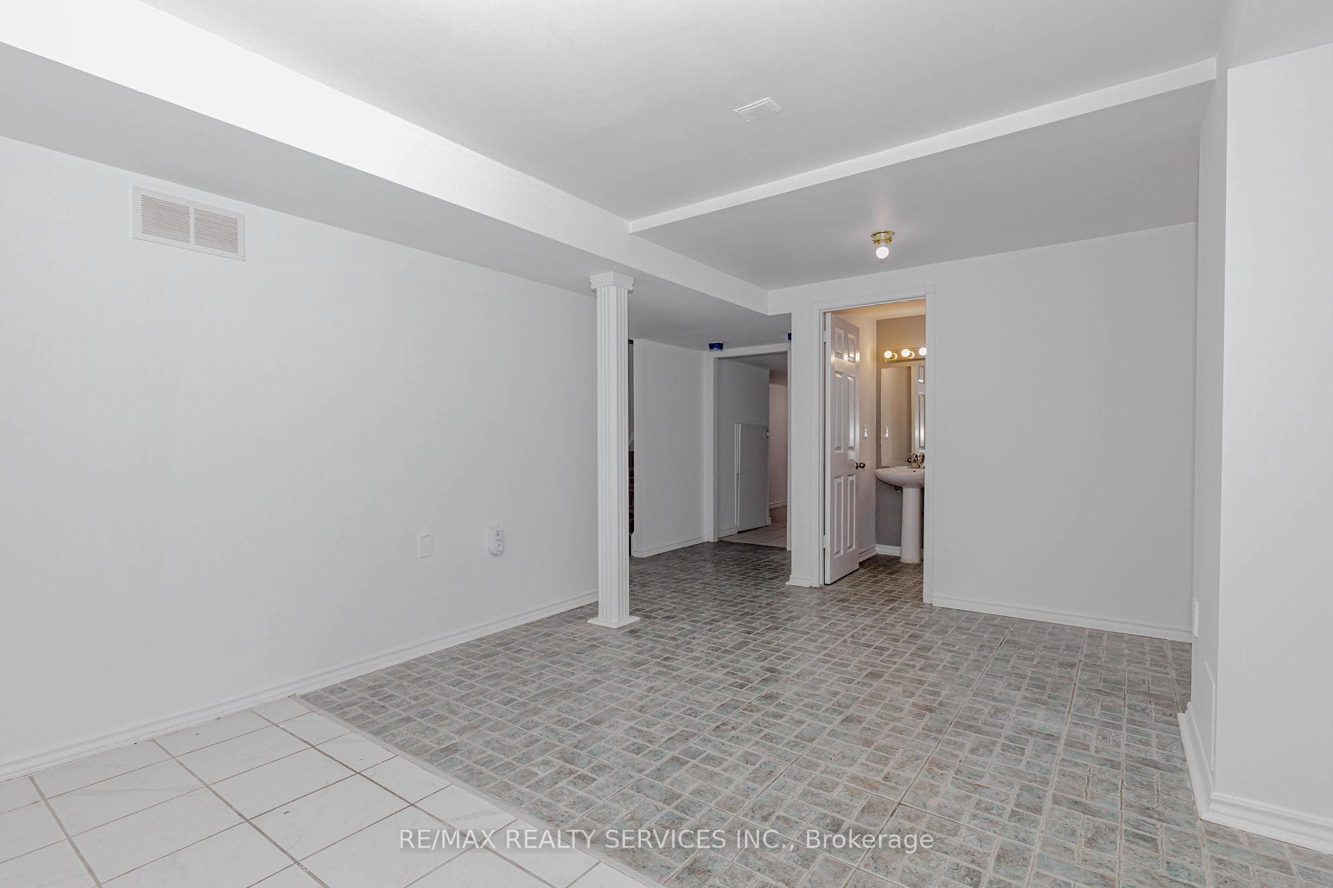 102 Sand Cherry Crescent photo 40